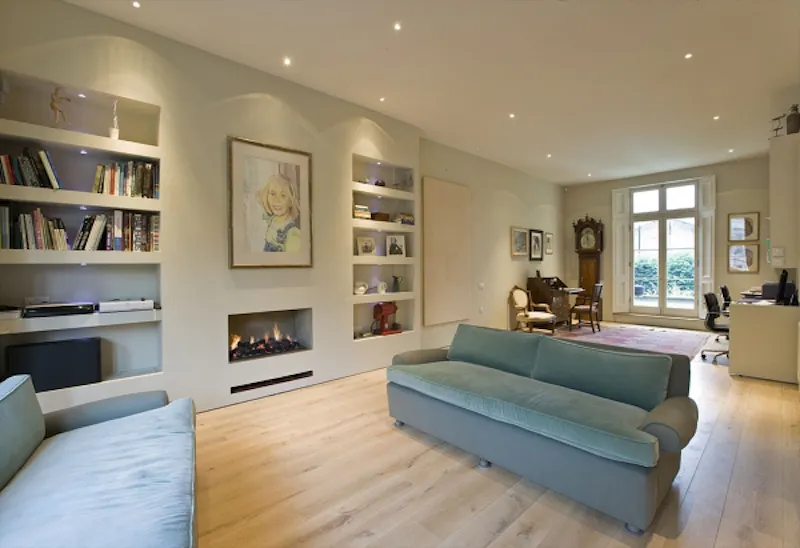 Fireplace at Stylish Hammersmith house, B1518 (photo 4)