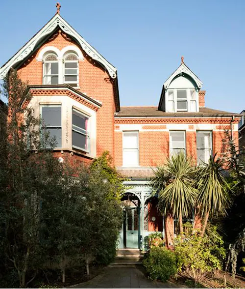 Eclectic Kilburn location house, B1166