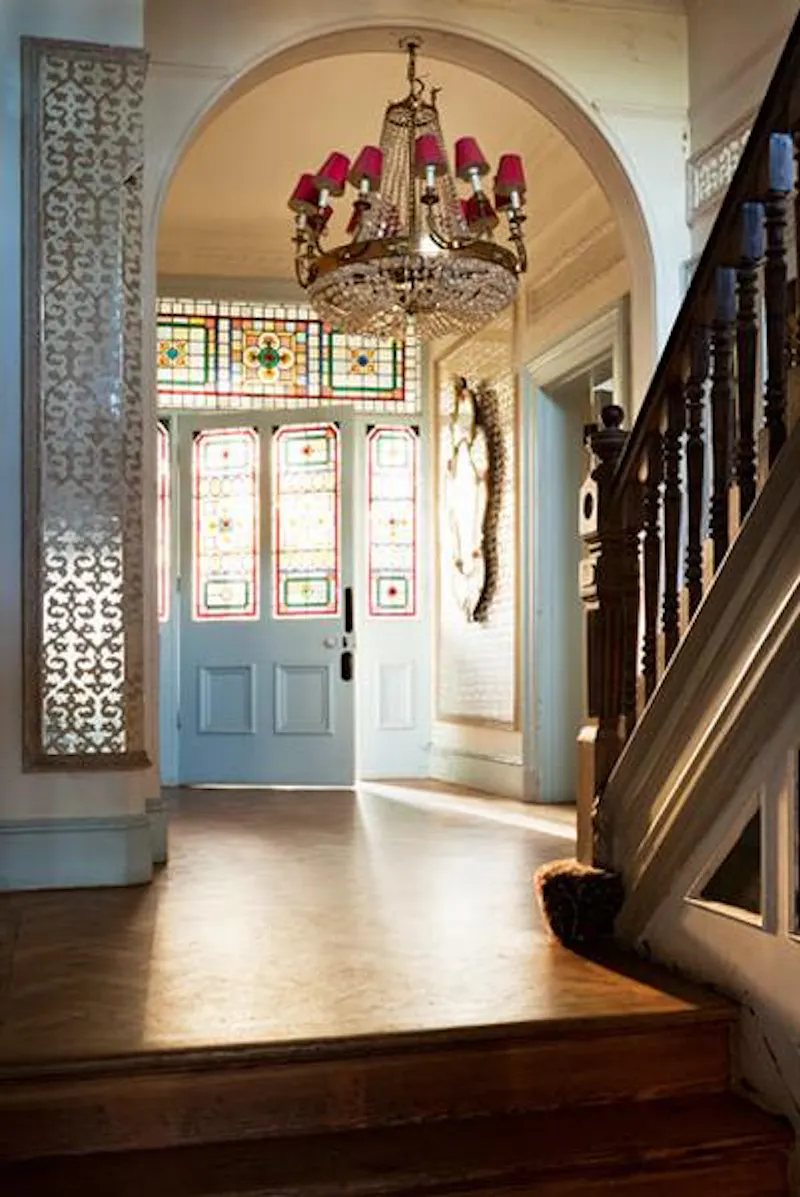 Entrance hall at Eclectic Kilburn location house, B1166 (photo 3)