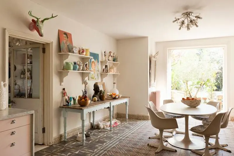 Eclectic Kilburn location house, B1166 (photo 6)