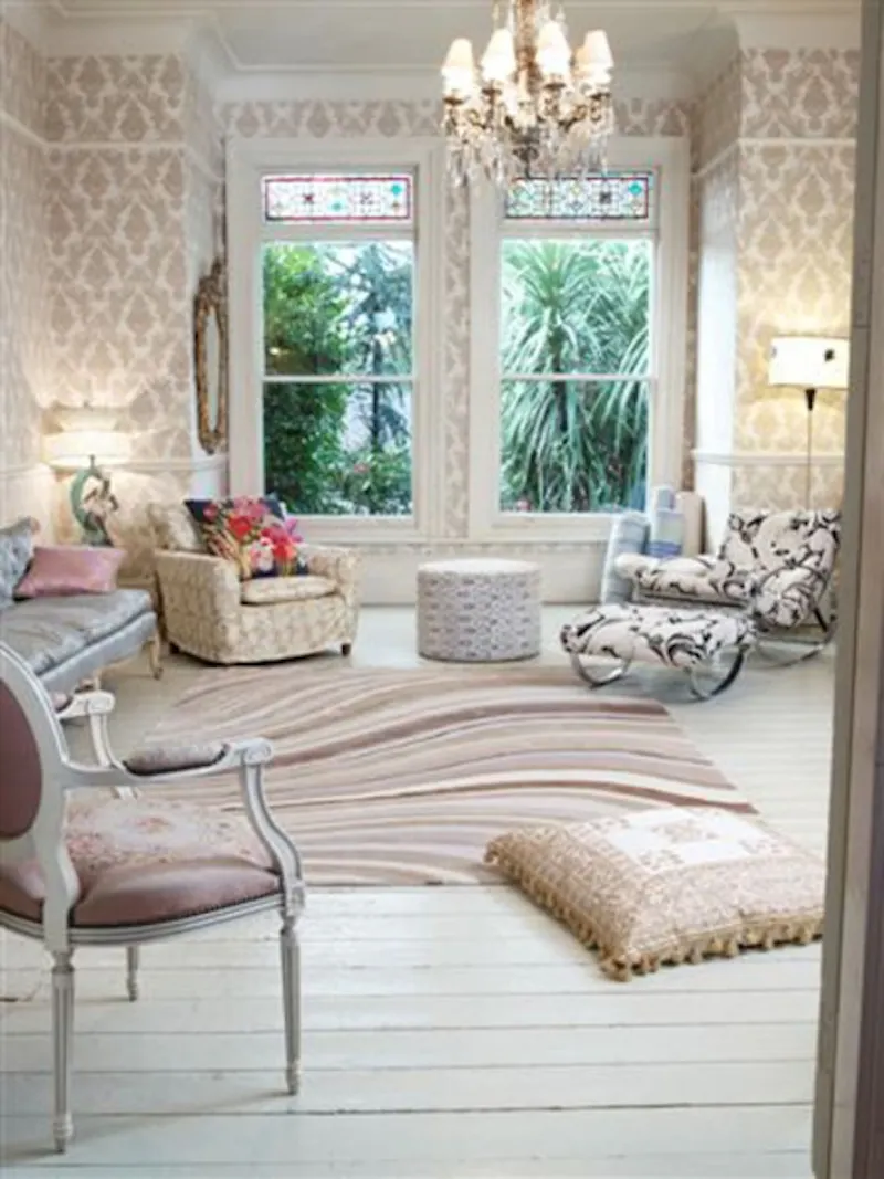 Drawing room at Eclectic Kilburn location house, B1166 (photo 16)