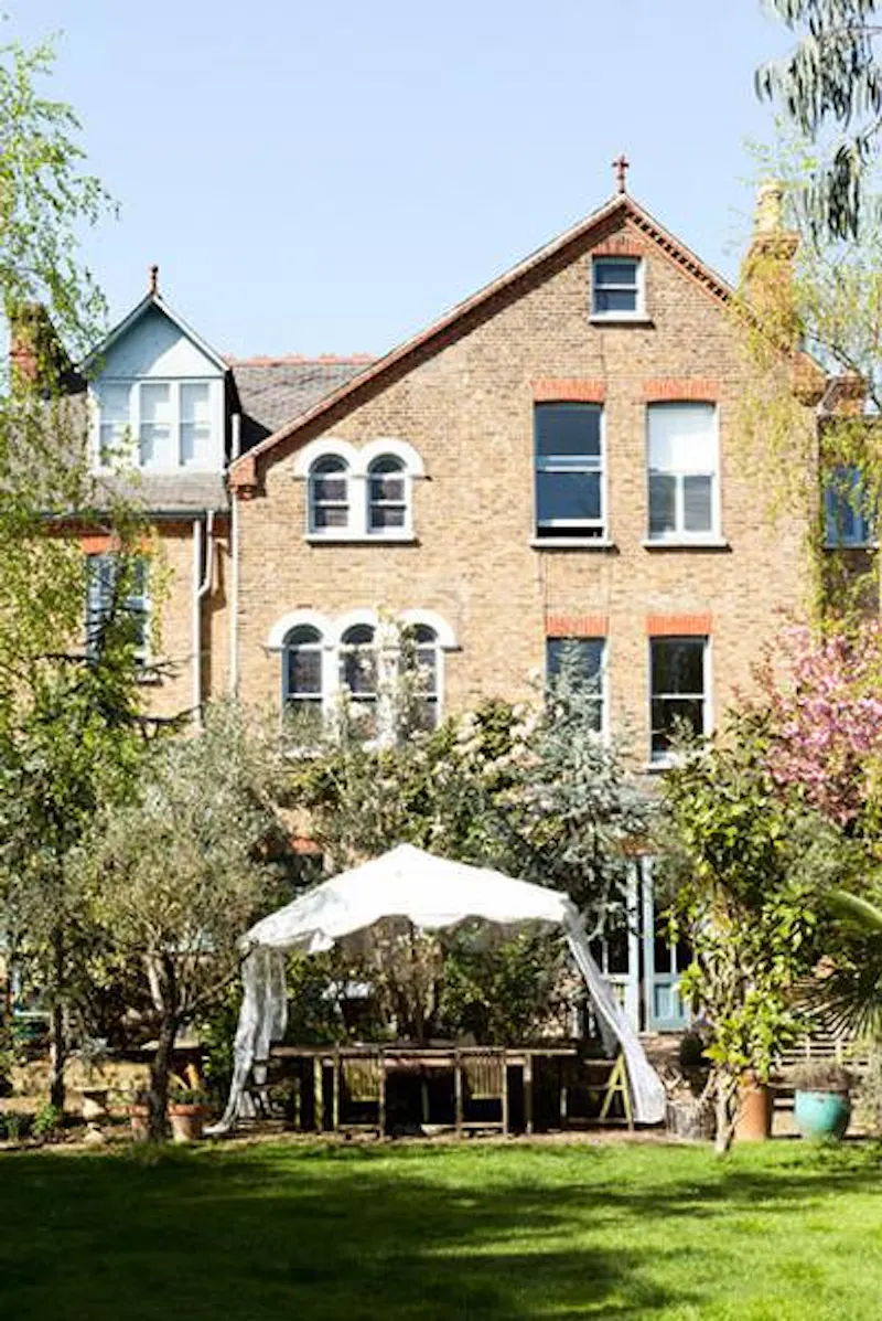 Eclectic Kilburn location house, B1166 (photo 53)