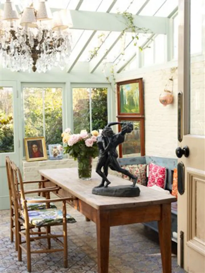 Conservatory at Eclectic Kilburn location house, B1166 (photo 50)