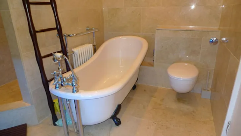 Bathroom at Loft apartment in Old Street, F978 (photo 10)