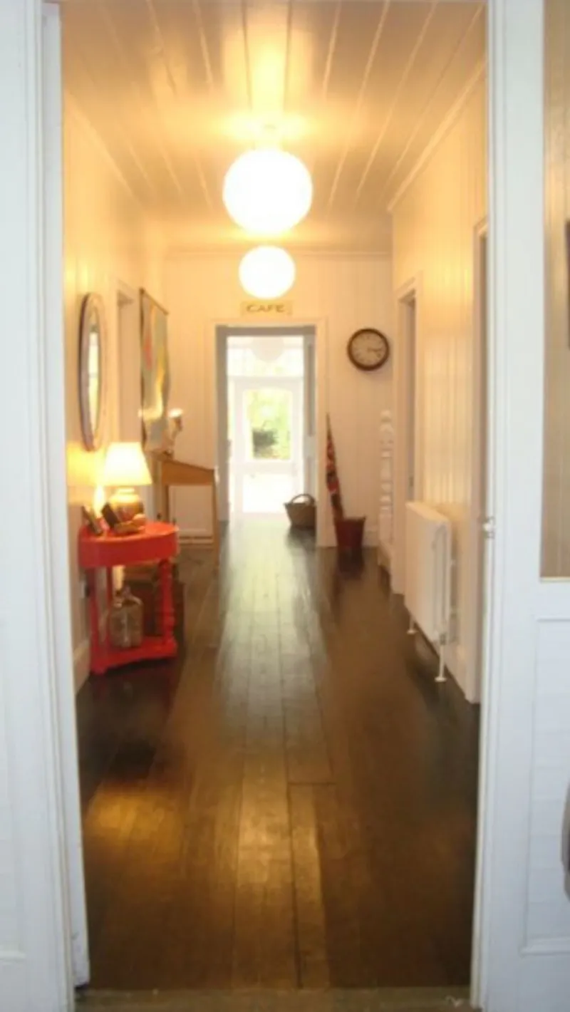 Entrance hall at Film location C794 in Dorset (photo 5)