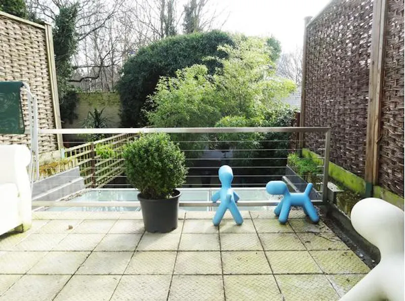 Balcony at Colourful Elephant & Castle house, A1225 (photo 18)