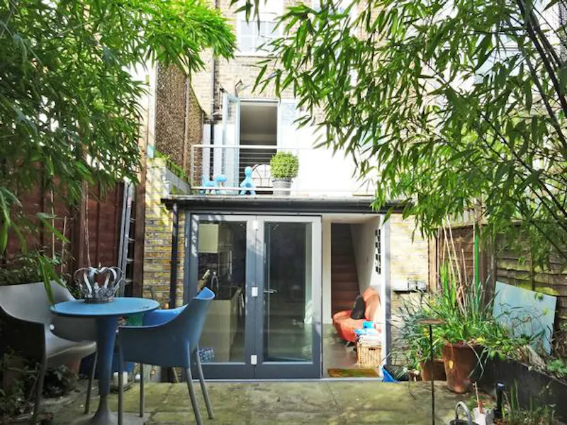 Terrace/Patio at Colourful Elephant & Castle house, A1225 (photo 32)