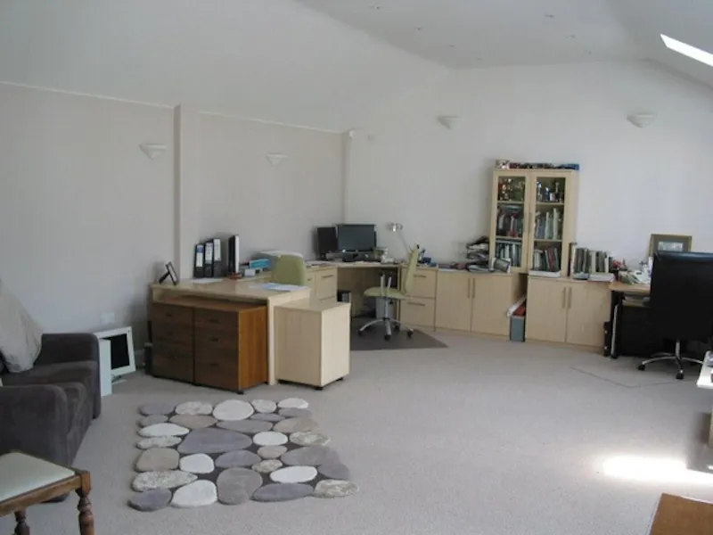 Study at Film location D1323 in Essex (photo 15)