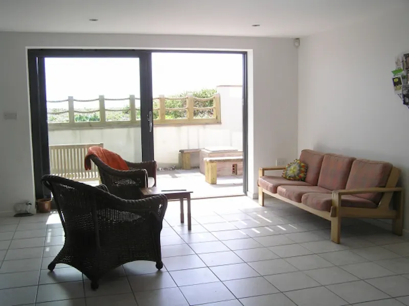 Modern Lancing beach house, C797 (photo 3)