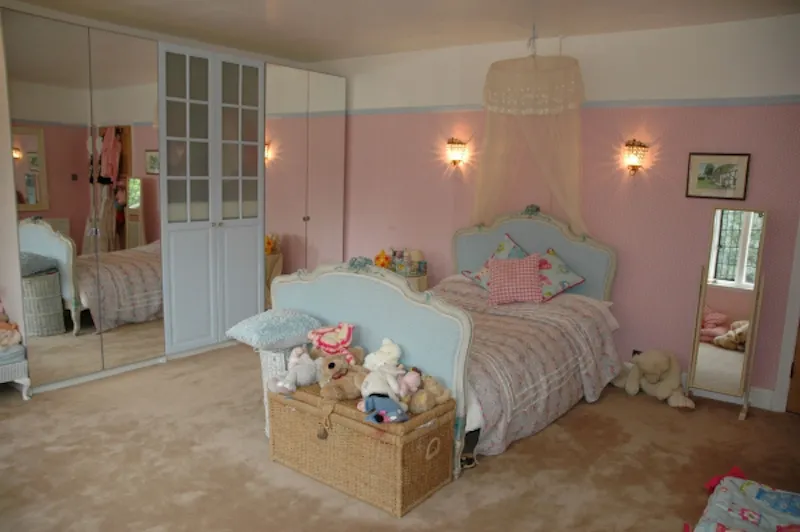 Bedroom - child's at Country Shiplake ballroom home, C796 (photo 20)