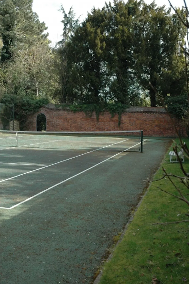 Tennis court at Country Shiplake ballroom home, C796 (photo 46)