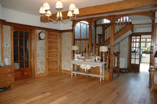 Country Shiplake ballroom home, C796