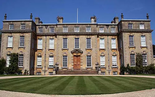 Grand estate in Chipping Norton, A1211