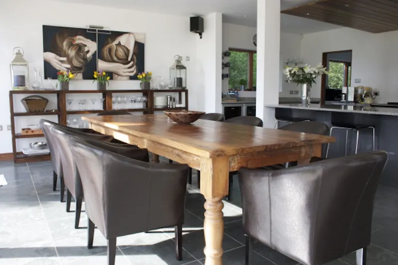 Dining room at Spithurst modern house, K331 (photo 8)