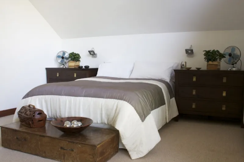 Bedroom at Spithurst modern house, K331 (photo 11)