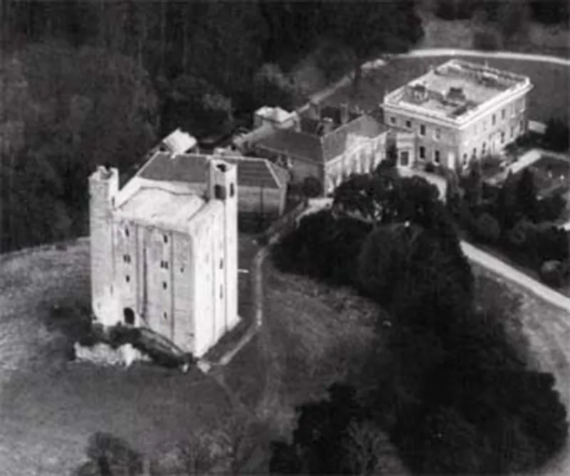 Halstead mansion and Keep, G95 (photo 7)