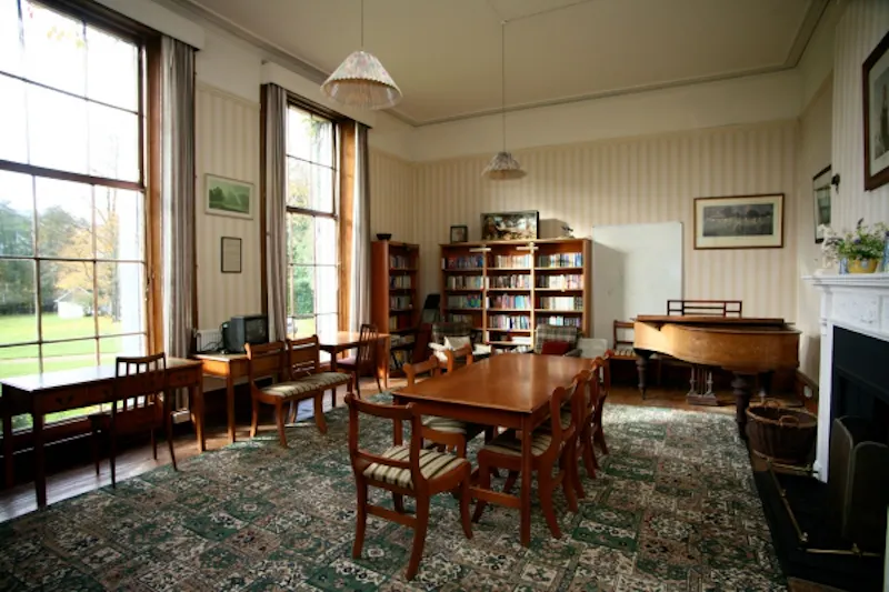Boardroom at Film location J207 in Surrey (photo 5)