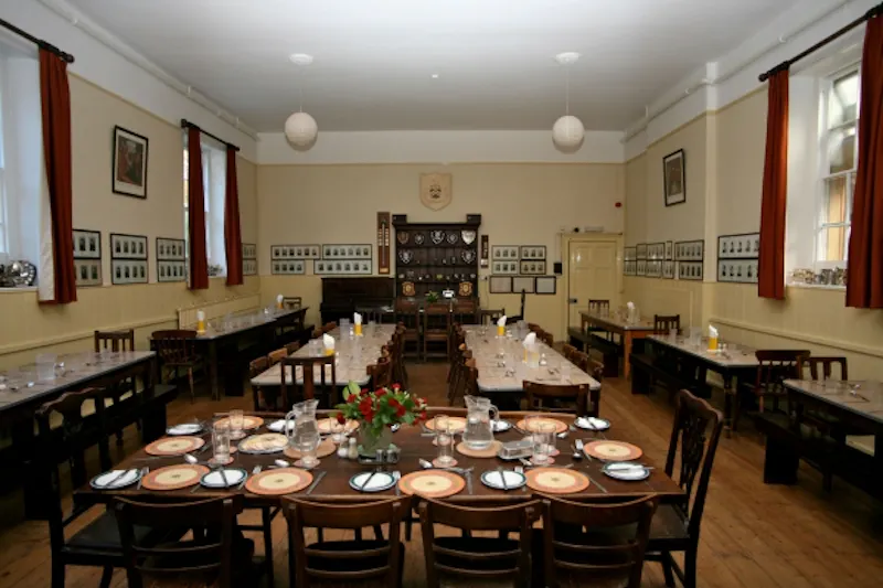 Dining room at Film location J207 in Surrey (photo 6)