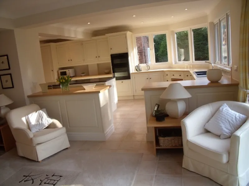 Film location D2020 in Surrey (photo 4)