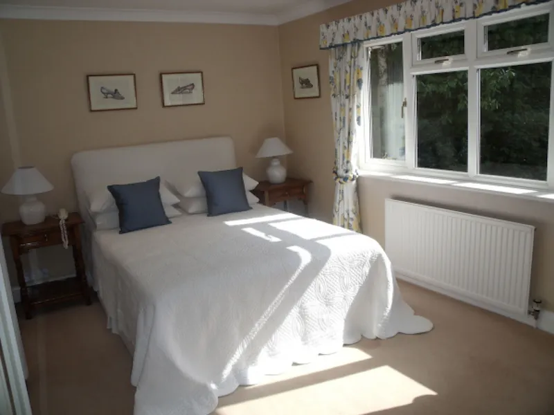 Film location D2020 in Surrey (photo 14)