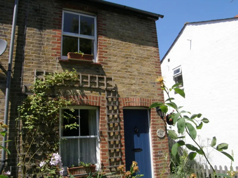 Corner house in Sevenoaks, B1523 (photo 16)