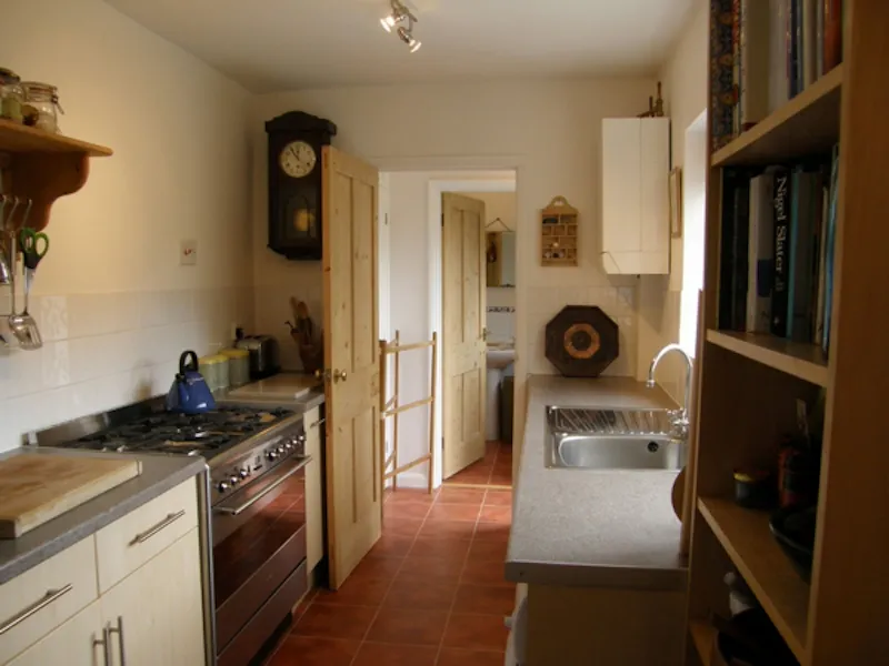 Kitchen at Corner house in Sevenoaks, B1523 (photo 6)