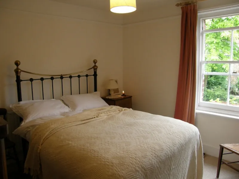Corner house in Sevenoaks, B1523 (photo 9)