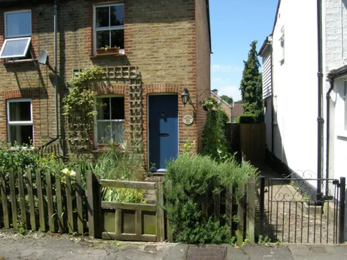 Corner house in Sevenoaks, B1523