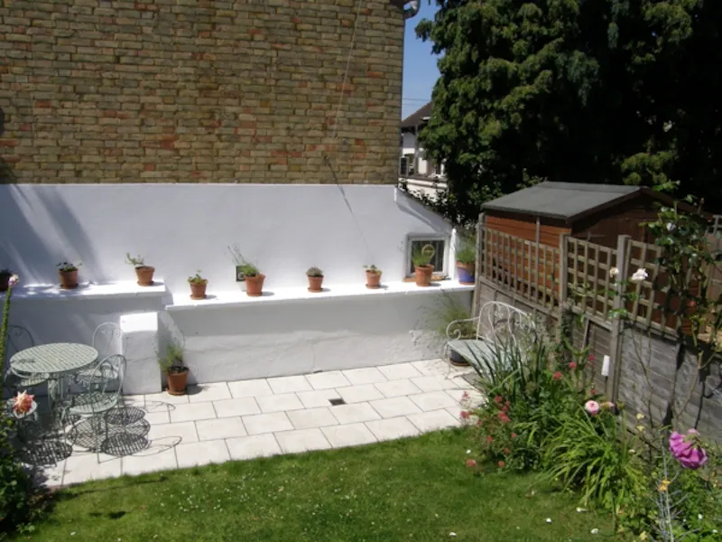 Terrace/Patio at Corner house in Sevenoaks, B1523 (photo 14)