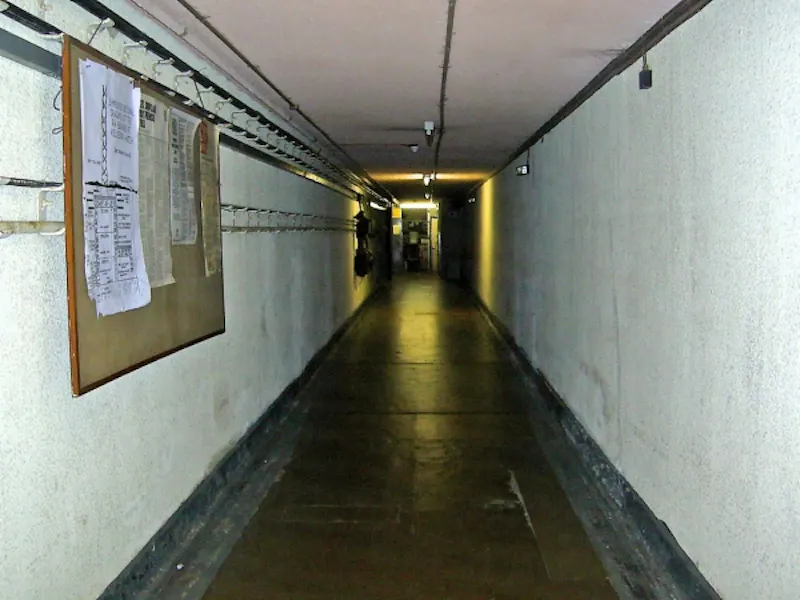 Corridor at Nuclear bunker in Brentwood, P577 (photo 6)