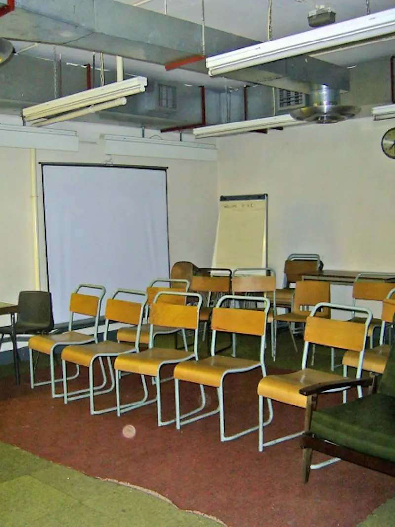 Classroom at Nuclear bunker in Brentwood, P577 (photo 18)