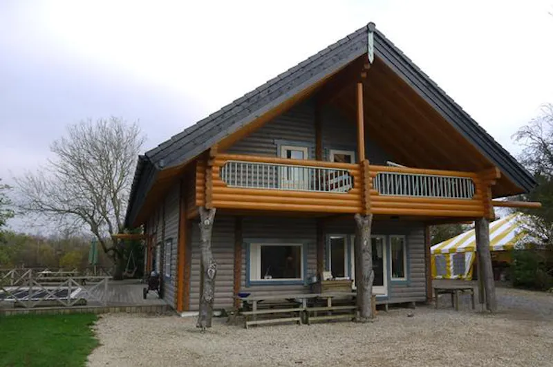 Waterlands cabins in Poole Keynes, V144 (photo 4)