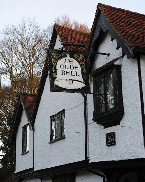 Coaching Inn near Maidenhead, R729