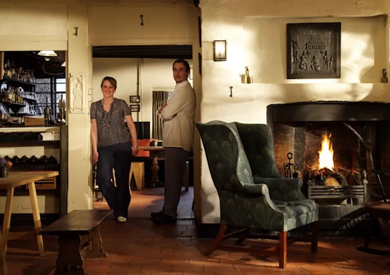 Bar at Coaching Inn near Maidenhead, R729 (photo 2)
