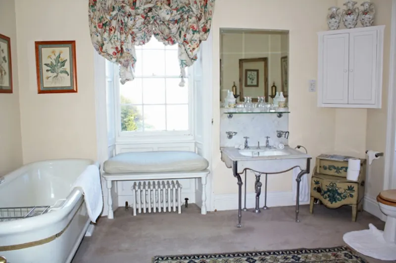 Bathroom at Winchcombe Manor house, B1525 (photo 9)