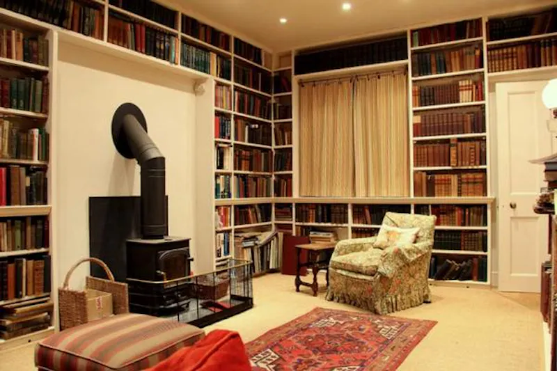 Sitting room at Country estate in Markbeech, B1526 (photo 38)