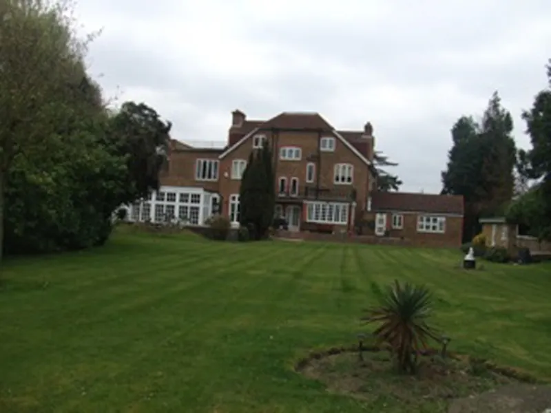 Film location D2023 in Surrey (photo 12)