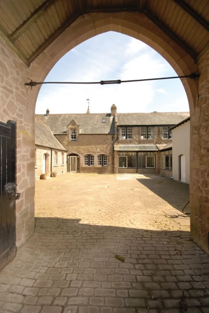Driveway at Kington Victorian venue, B1528 (photo 1)
