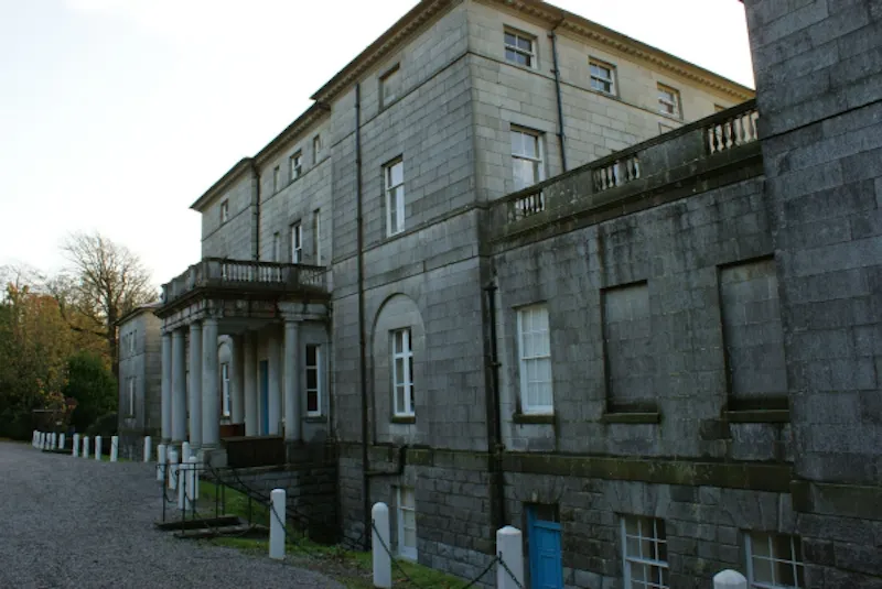 Balcony at Coastal Scottish estate, A1230 (photo 2)