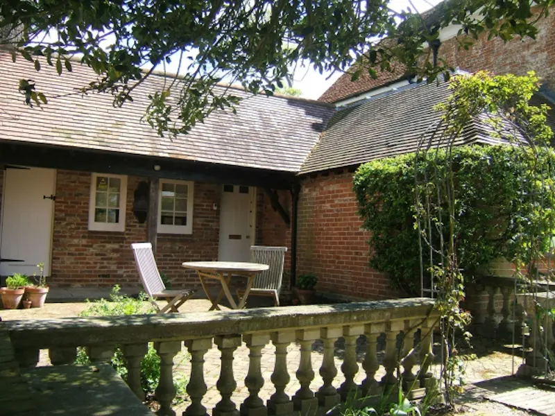 Classic country in Twyford, A1226 (photo 39)