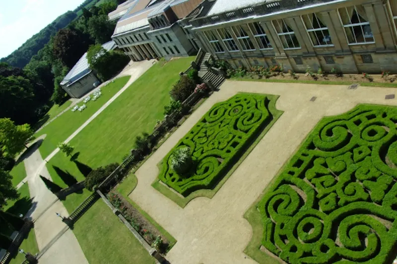 Garden - formal at Chipping Norton estate , A925 (photo 17)