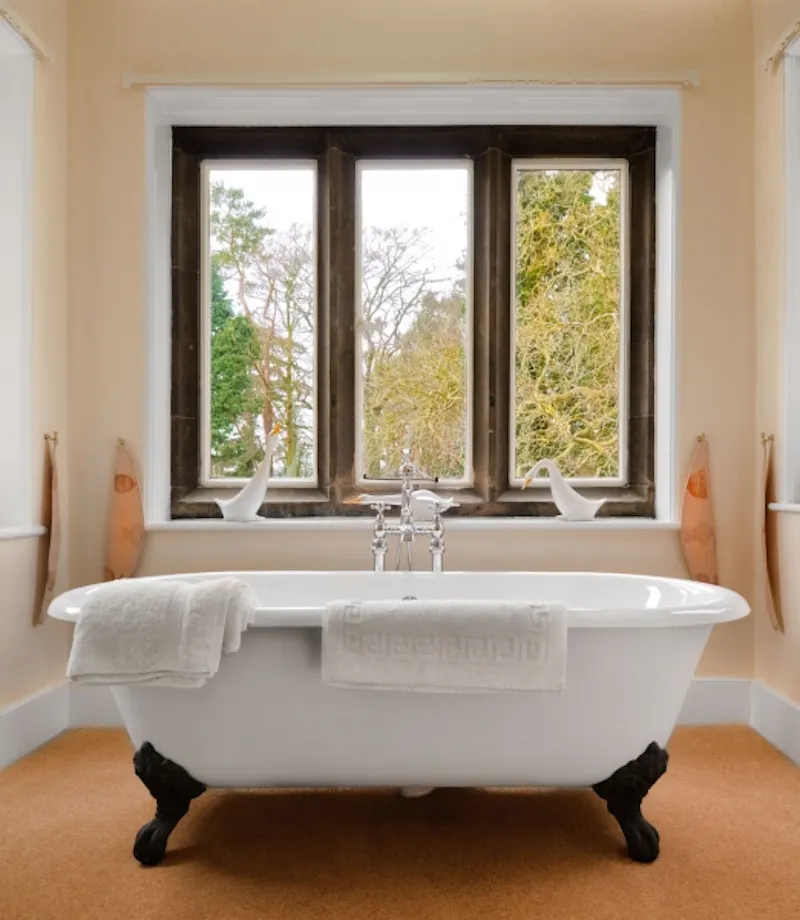 Bathroom at 19th Century estate in Acklington, G272 (photo 26)