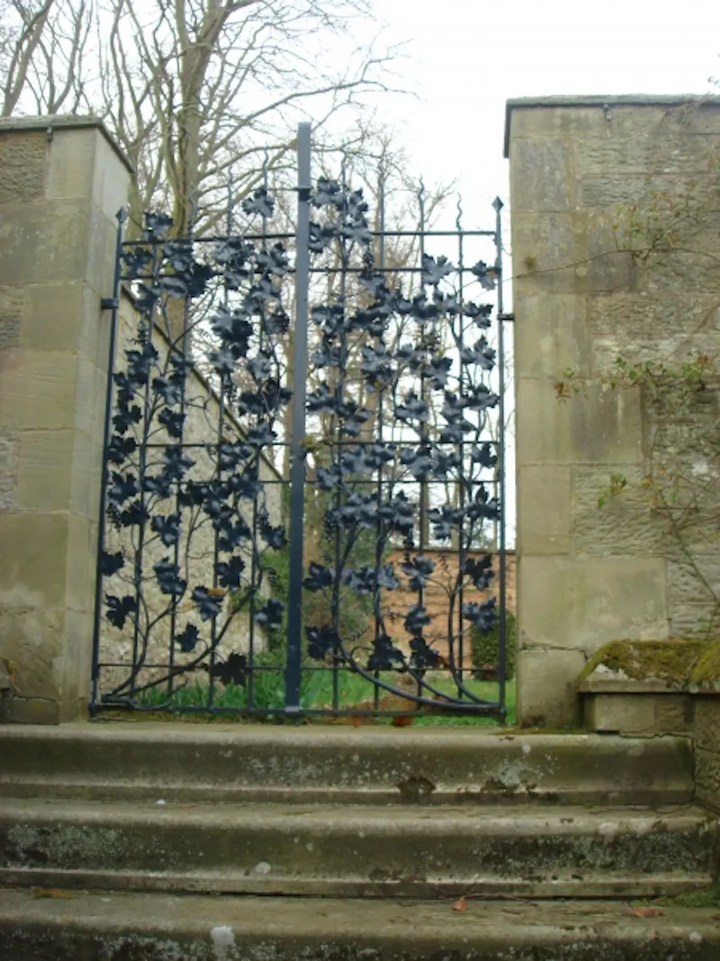 Gate at 19th Century estate in Acklington, G272 (photo 32)