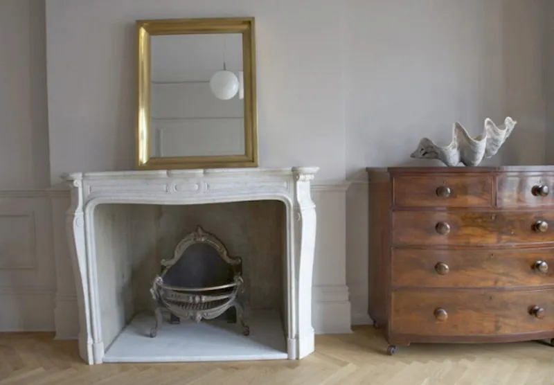 Fireplace at Family house in Winchmore Hill, E332 (photo 7)