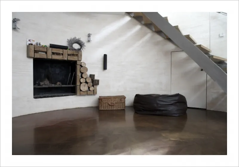 Fireplace at Curved Clapham South house, K258 (photo 9)