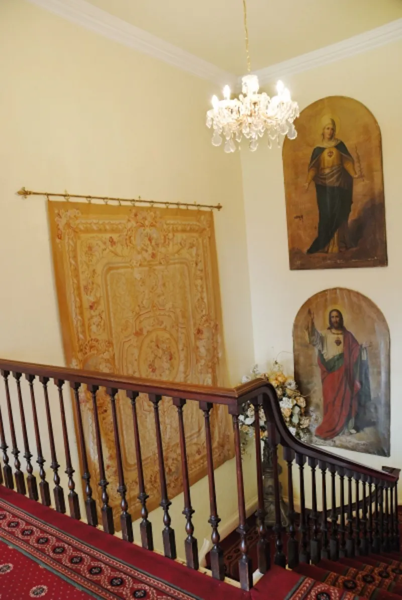Staircase at Grand Scunthorpe country house, A1232 (photo 17)