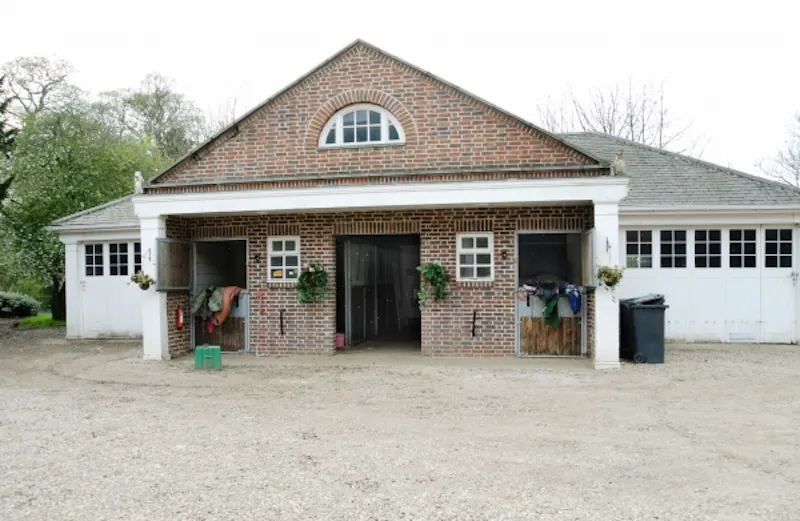 Garage at Grand Scunthorpe country house, A1232 (photo 51)