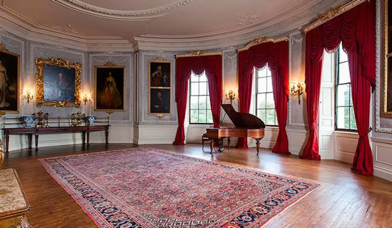 Piano at Opulent Wrotham stately, A40 (photo 4)