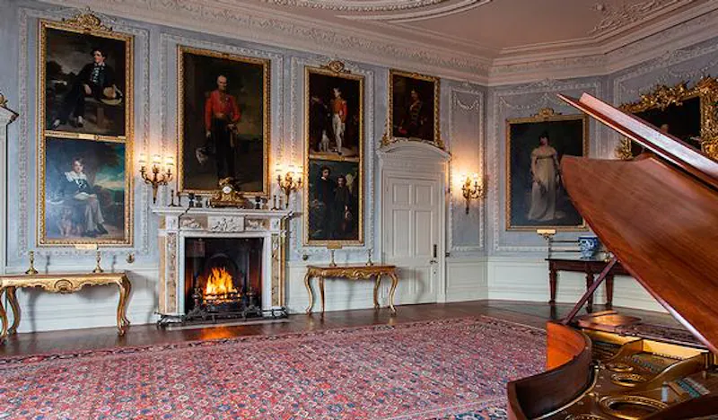 Opulent Wrotham stately, A40 (photo 5)