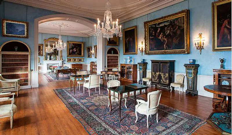 Drawing room at Opulent Wrotham stately, A40 (photo 9)